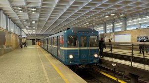 Приветливый! Метропоезд Ем-501/Ема-502 (81-501/502) с грузовым вагоном Ем №3740 на ст.м.Девяткино