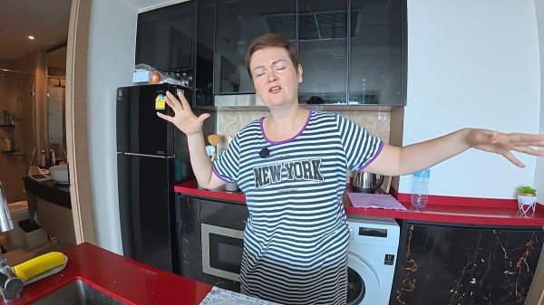 ОТХОДИМ после гулянки! Что СЛУЧИЛОСЬ вечером, НЕПРИЯТНЫЙ финал... Шуршу по кухне в поисках ЕДЫ! Влог