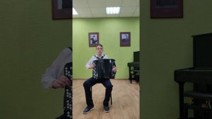 Черненок Семён, 13 лет
С. Гардейчик "Бурлеска" 
К. Листов "В землянке" обр. В. Коростелева