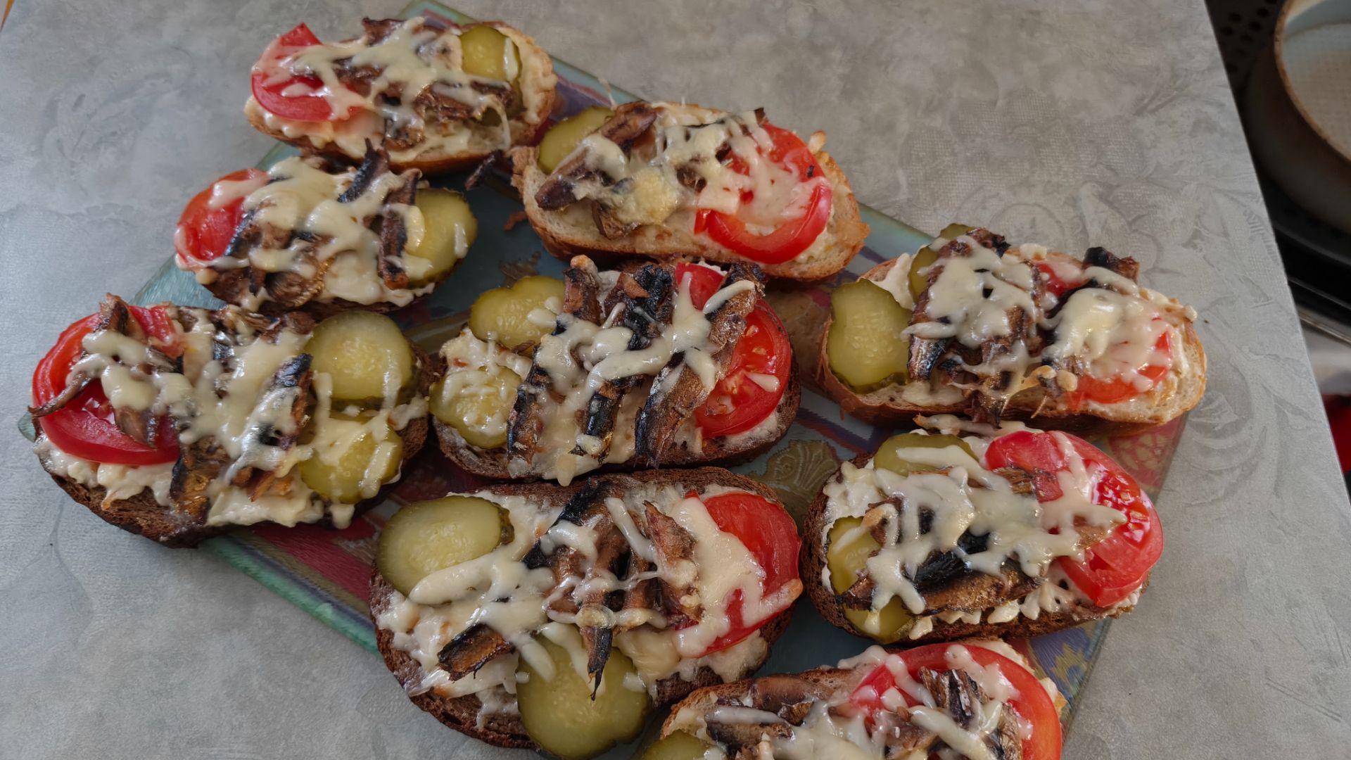 Вкуснейшие горячие бутерброды со шпротами! смотреть онлайн