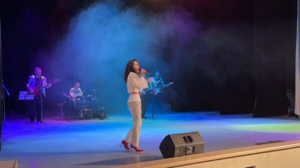 От зари до зари. Шоу-группа Восторг