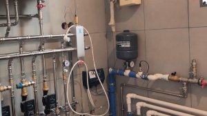 РАСПОЛОЖЕНИЕ И ПОДКЛЮЧЕНИЕ ИНЖЕНЕРНЫХ КОММУНИКАЦИЙ В ДОМЕ