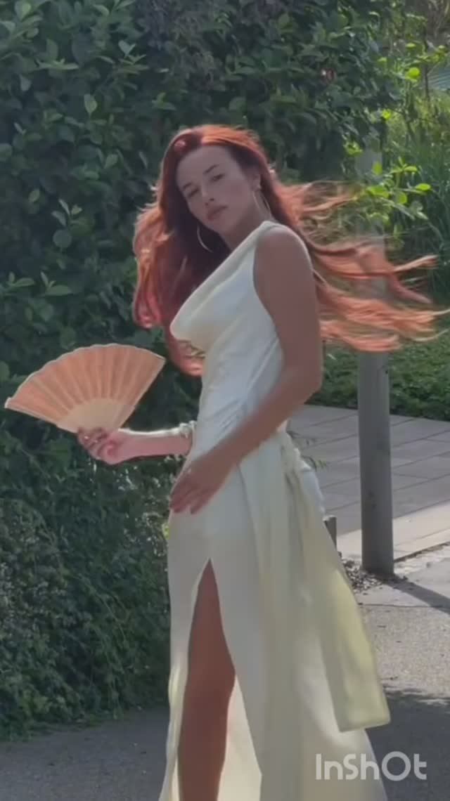 Лаура Селия | Влиятельный блогер в сфере моды и путешествий | Instagram Luxury смотреть онлайн