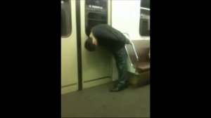 Съемки скрытой камерой от пассажиров метрополитена.