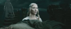 Фильм "Хоббит: Битва Пяти Воинств". Галадриэль спасает Гэндальфа.