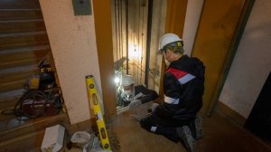 Женщина попала в больницу после падения лифта в Новой Москве