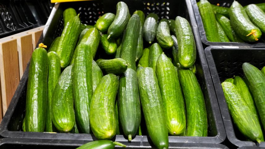 Овощ в статусе VIР: почему резко подорожали огурцы и когда ждать снижения цен смотреть онлайн