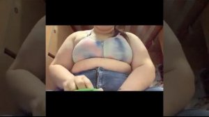 толстушка выпила 2 литра колы