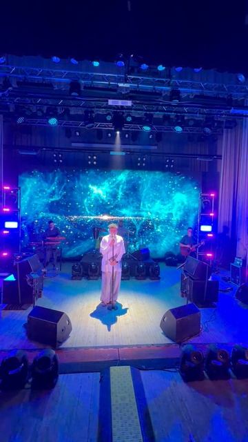 Как думаете, может перевыпустим песню Радика Юльякшина в версии Элвина Грея?🤔 смотреть онлайн