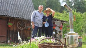 Деревенская семейная жизнь. Наслаждаемся деревенской жизнью. Маленький рай на опушке леса.