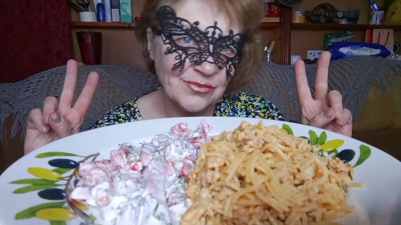 Мукбанг ЗАВТРАК из Топора! ВСЁ что По СУСЕКАМ Наскребла! смотреть онлайн