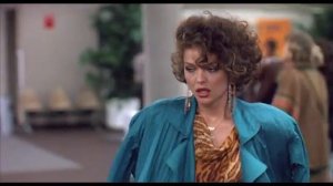 Официальный трейлер "Замужем за мафией (1988)"