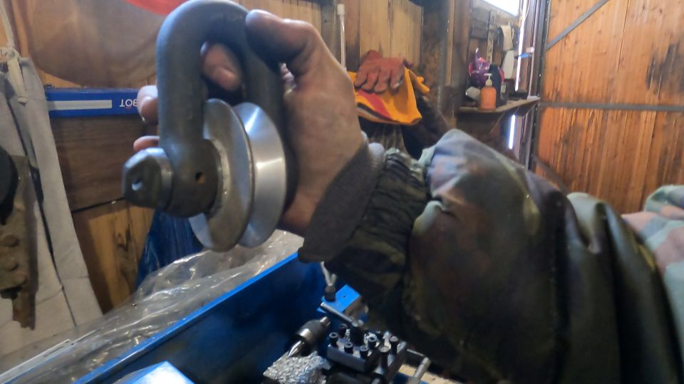 Блок палисспас на токарном станке из подручных средств. Борюсь со снегом. Февральские метели. смотреть онлайн