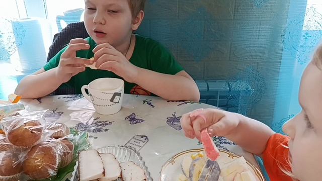 ПРОБУЕМ РАЗНЫЕ СЫРЫ/ПОДАРОК🎁 смотреть онлайн