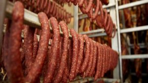 Как делают колбасу