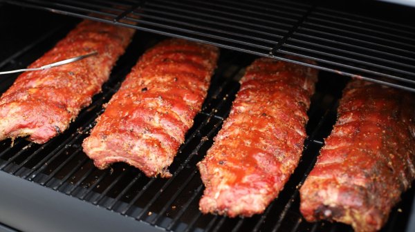 Свиные ребра в пеллетном гриле