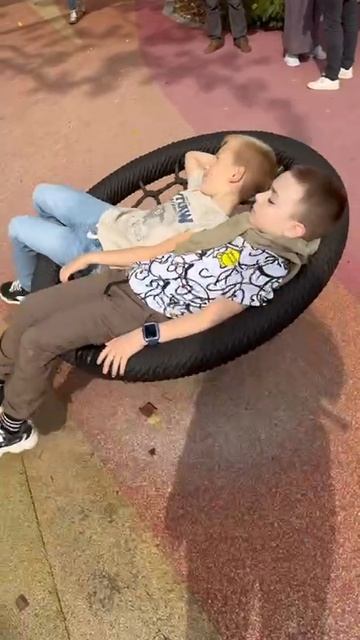 Тимофей с Димой на площадке Кусково