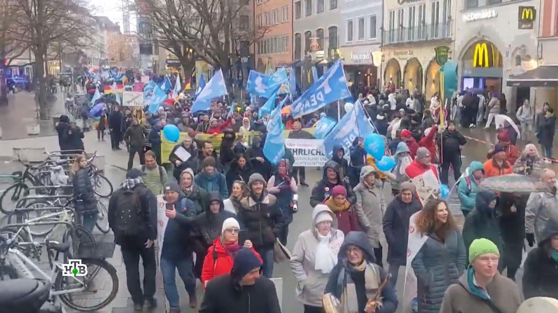 «В разрухе»: Европа теряет единство и силу «с головокружительной скоростью» | «Итоги недели» смотреть онлайн