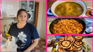 Суп в одной кастрюле / Тушеная капуста с сосисками / К чаю оладушки / Заболела