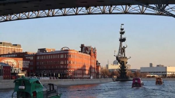 Москва. Canon EOS R7