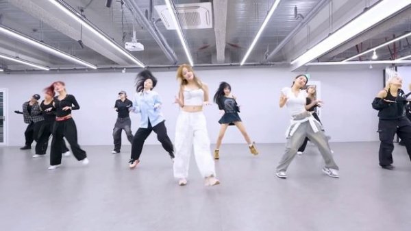 Kiss of life- 'stick' dance practice mirrored