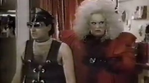 Официальный трейлер "Вооружены и опасны (1986)"