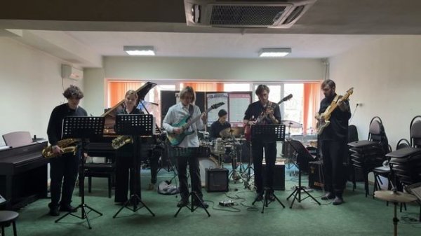 Студенты 4 курса Сочинского Колледжа Искусств. «Angel eyes»