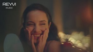 🅡🅔🅨🅥🅘 - 🅨🅞🅤 🅐🅝🅓 🅘 (🅞🅡🅘🅖🅘🅝🅐🅛 🅜🅘🅧)  🅘🅣🅐🅛🅞 🅓🅘🅢🅒🅞