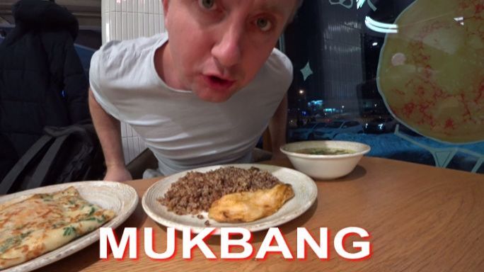 Мукбанг. Я психанул. Отказ от квартиры на Владимирской озвучен. Жду решение хозяйки. смотреть онлайн