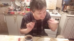 Рубрика "МУКБАНГ" покушать надо и поговорить. о скандалить