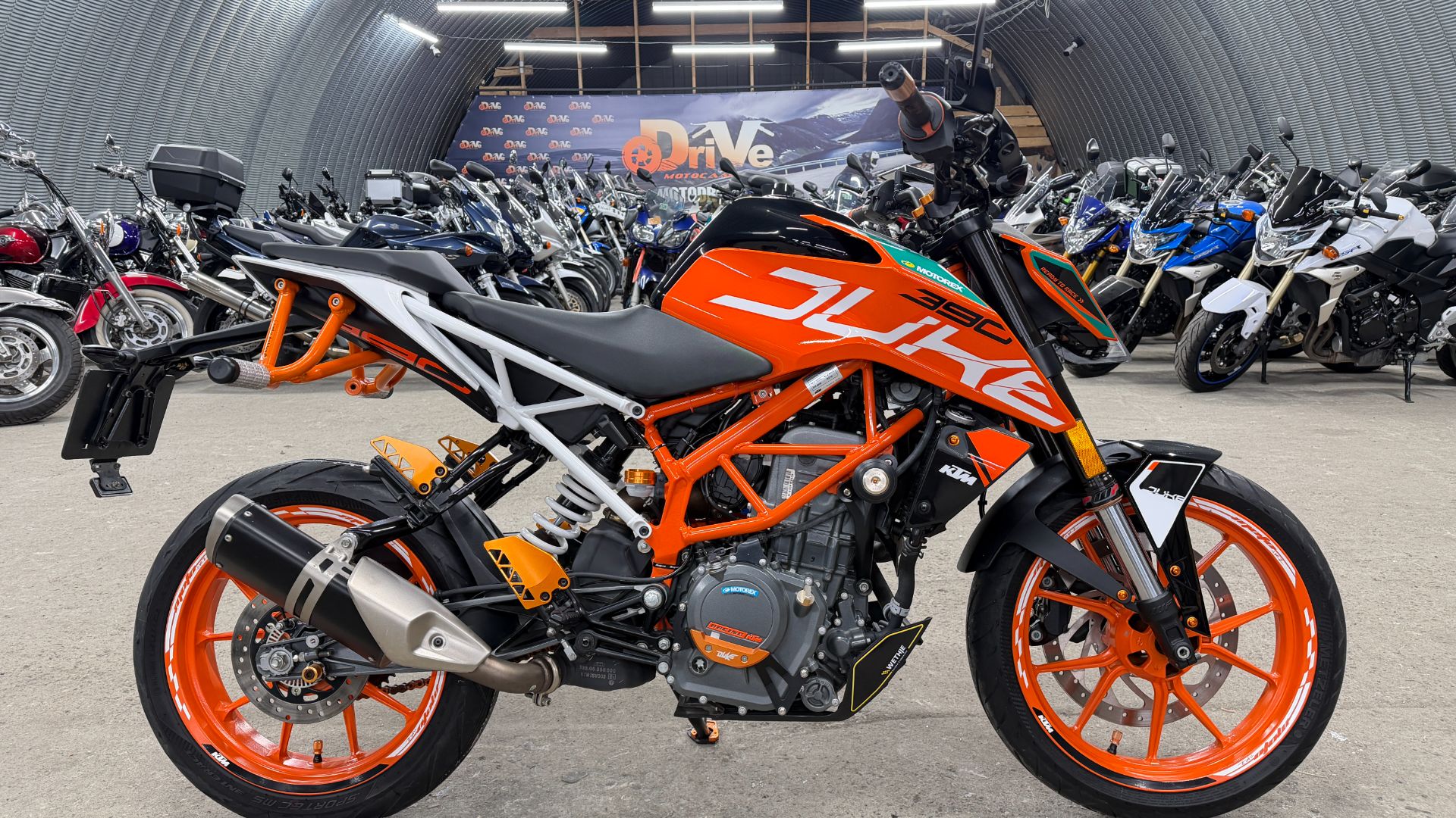Обзор KTM 390 Duke |В НАЛИЧИИ| смотреть онлайн