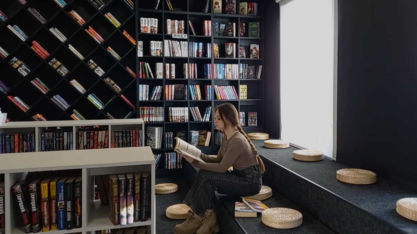 Конструирование робота‑игрушки на микроконтроллере К1946ВМ014. Часть 2 смотреть онлайн