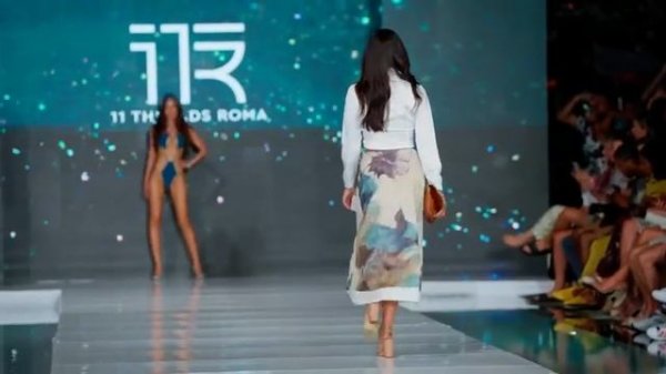 Подиум разврата. 18+. Эротика