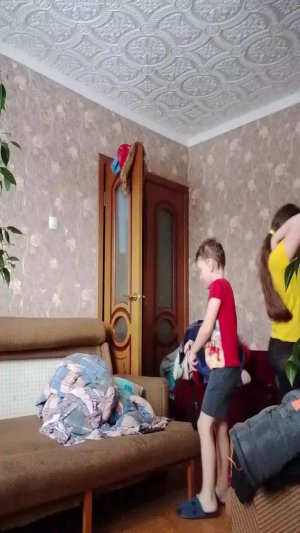 сейчас к нам придёт Мотя и мы будем строить базу из подручных материалов