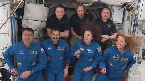 Экипаж Crew Dragon с российским космонавтом Федяевым перешел на борт МКС после пристыковки