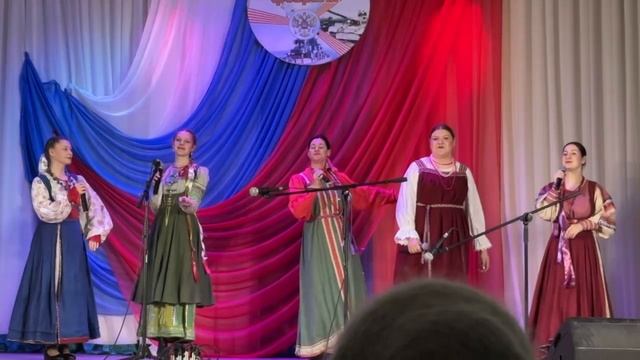 Влада выступает с коллективом в Караваево