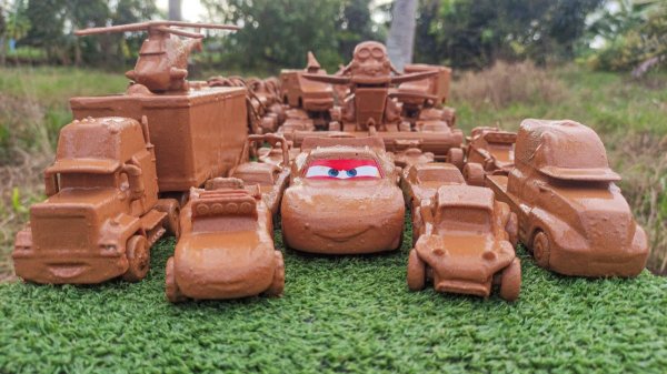 МУЛЬТИКИ ДЛЯ ДЕТЕЙ: МОЕМ ГРЯЗНЫЕ МАШИНКИ ДИСНЕЙ И КОЛОННЫ ТАЧЕК СИНИЙ ТРАКТОР