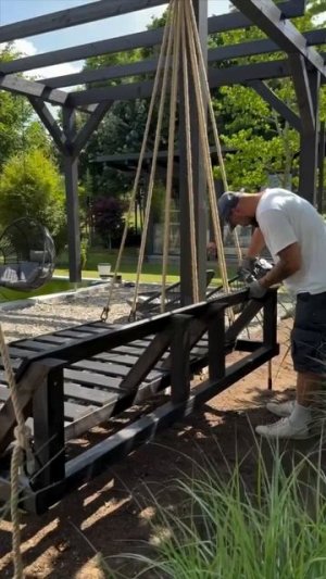 Как сделать клаcсные садовые качели у cебя нa участкeКак вам pезультат ?