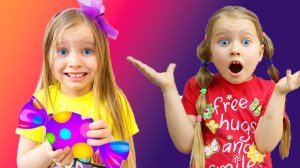 Милана с сестрёнкой и их автомат сладостей