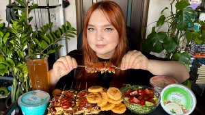 МУКБАНГ | Соусы, наггетсы, пицца на макаронах ❗️ПЛОХОЙ ЗВУК с 10 минуты тихо