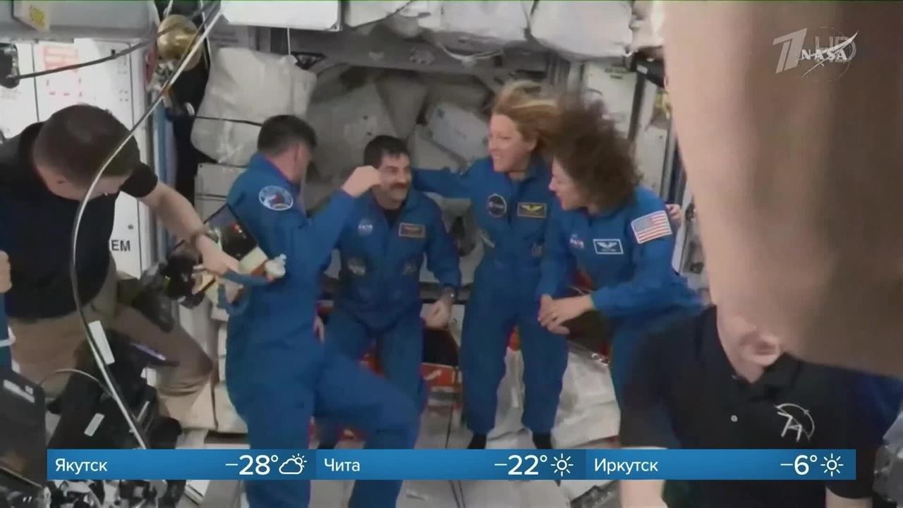 Корабль Crew Dragon с российским космонавтом Федяевым пристыковался к МКС: видео смотреть онлайн