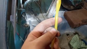 Форсунка омывателя заднего стекла. Дренажи люка.