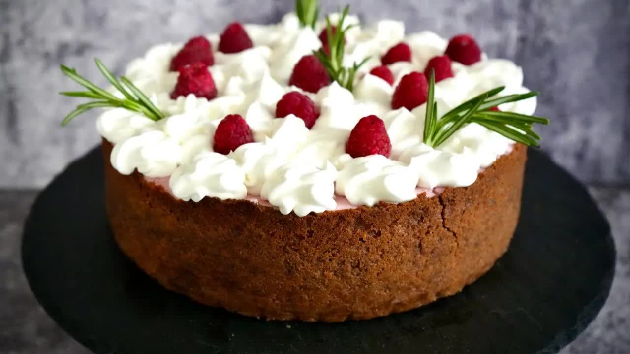 Если ЗАМОРОЖЕННЫЕ ЯГОДЫ остались после зимы ГОТОВИМ САМЫЙ ВКУСНЫЙ и НЕЖНЫЙ ЧИЗКЕЙК с ягодами смотреть онлайн