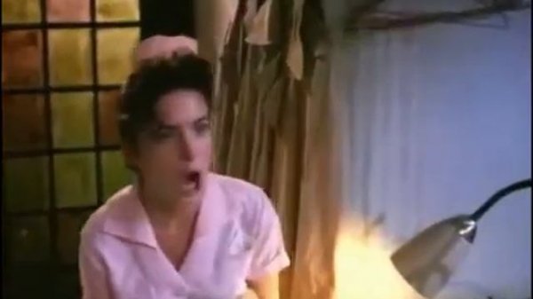 Официальный трейлер "Назад в темноту / The Man with Three Arms (1991)"