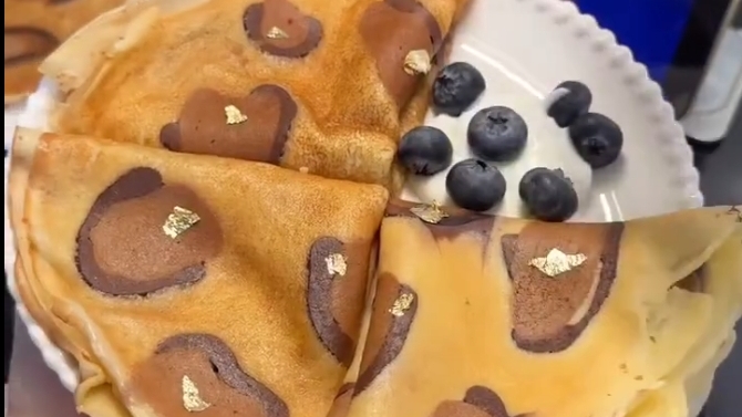 Леопардовые блины - супер тренд, для такой сороки как я😄 ну уж извините...🥞🐆😋