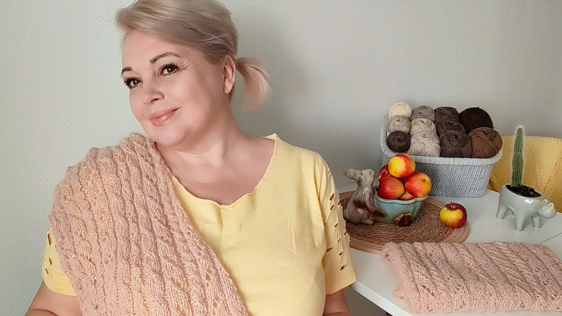 ЧТО ПРОДВИГАЮ, ЧТО РАСПУСКАЮ... смотреть онлайн