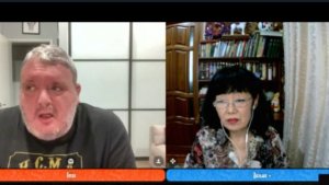 Критикует блогеров. Укропатриот в США.