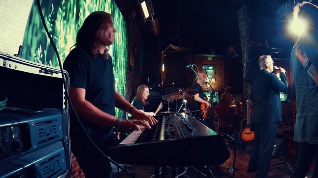 МУЖЧИНЫ  ОСТАЮТСЯ/ВЕРНУТСЯ  - группа РОСА (концерт)