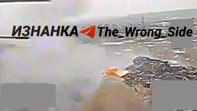 Трехтонный привет:российский оператор дрона-камикадзе снял удар ВКС РФ по позициям ВСУ с помощью ФАБ смотреть онлайн