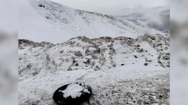 Двоих детей насмерть завалило снегом при катании на тюбингах в Свердловской области